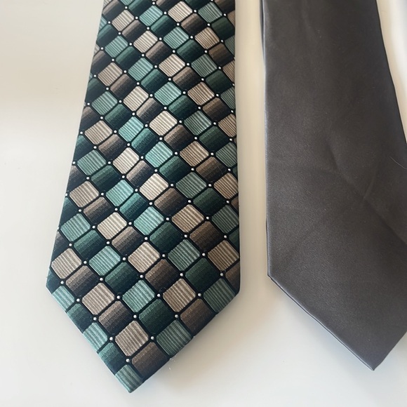 Bundle of 3 Stafford Performance and Essentials All Silk Neckties - Picture 2 of 8